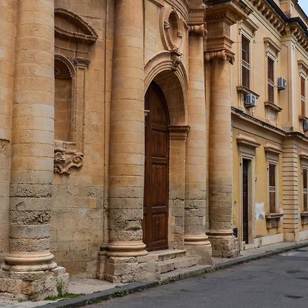 Casa Vacanze Robinson Βίλα Avola Εξωτερικό φωτογραφία